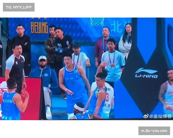 裁判99号执裁广厦对阵北汽 连续吹罚方硕阻挡周琦干扰引热议